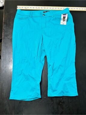 Lee Teal Pull-On Capri Pants